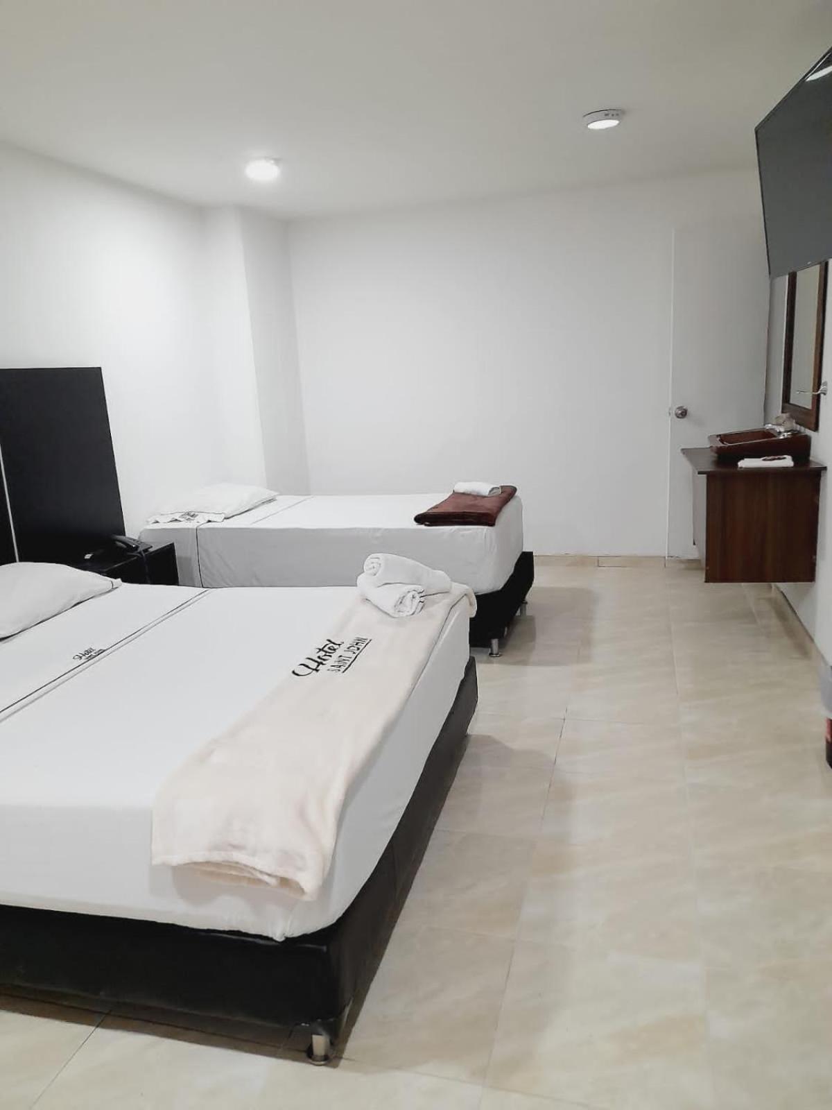 Hotel Saint John Medellín Zewnętrze zdjęcie